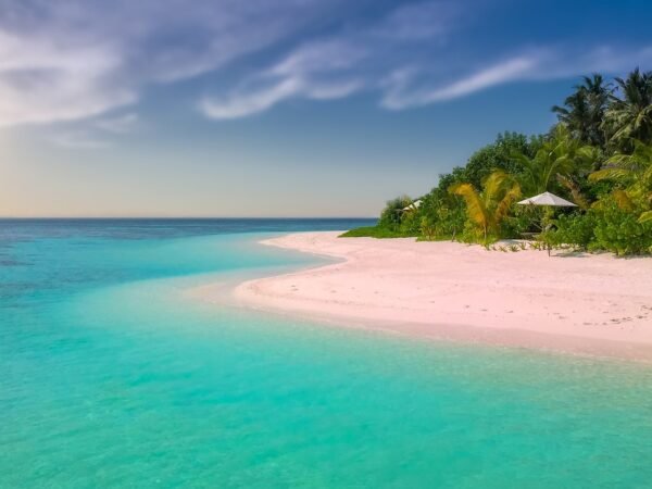 Packliste Strandurlaub: 10 Dinge für den perfekten Strandtag